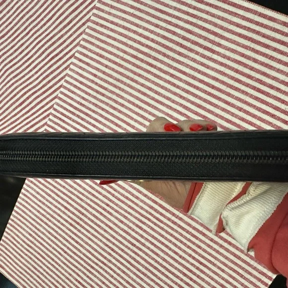 Chanel Camillia calfskin zip wallet. - Picture 6 of 12